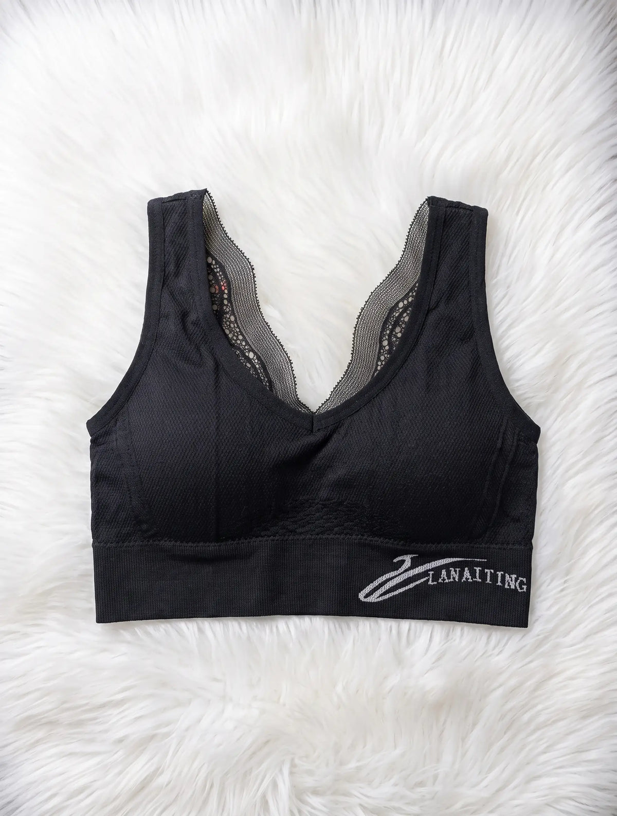 SPORTS BRA WITH REMOVEABLE CUPS