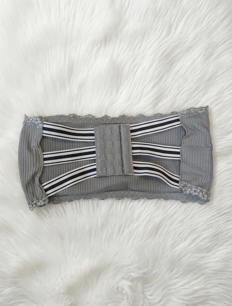 STRAPLESS BRA WITH REMOVEABLE PADS
